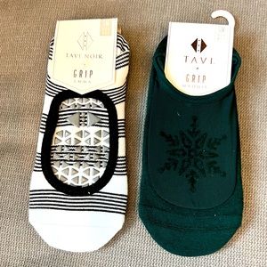 NWT Tavi Noir Women’s Grip Sock Pack - 2 Pair - Small 6-8